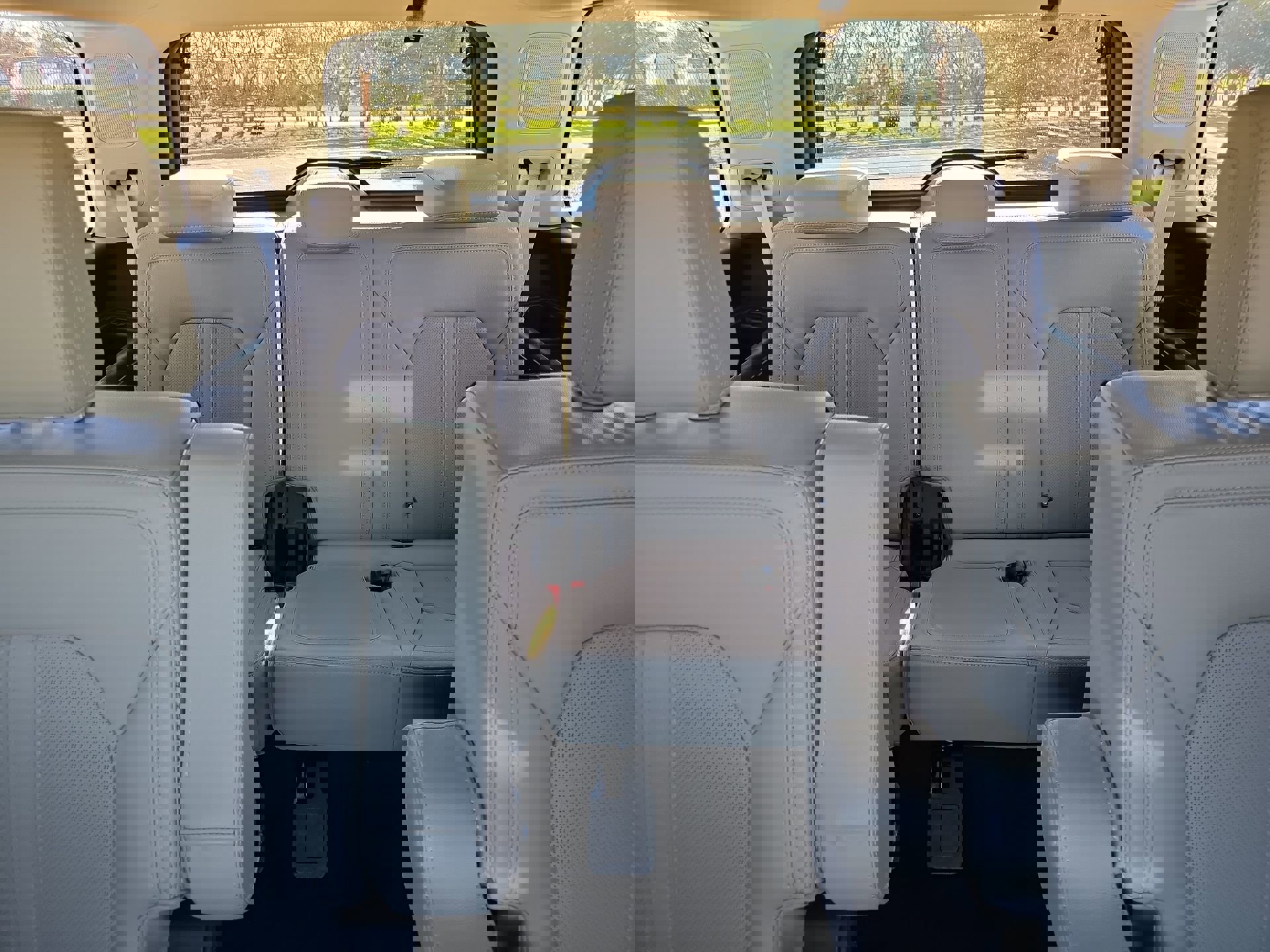 Used 2022 Ford Expedition Limited image 24