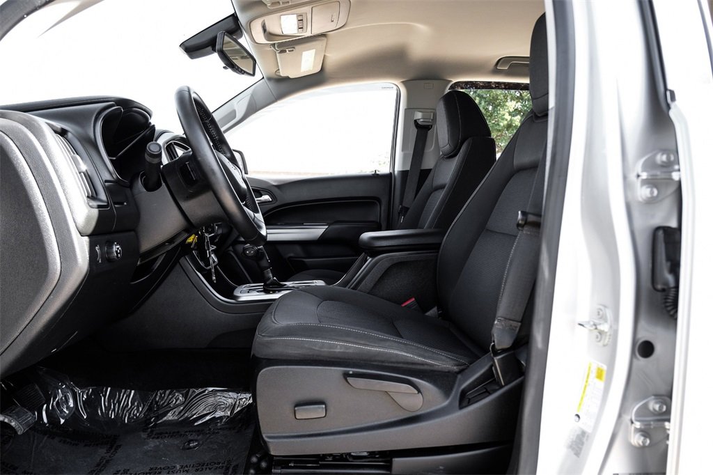 Used 2016 Chevrolet Colorado LT w/ LT Convenience Package image 3