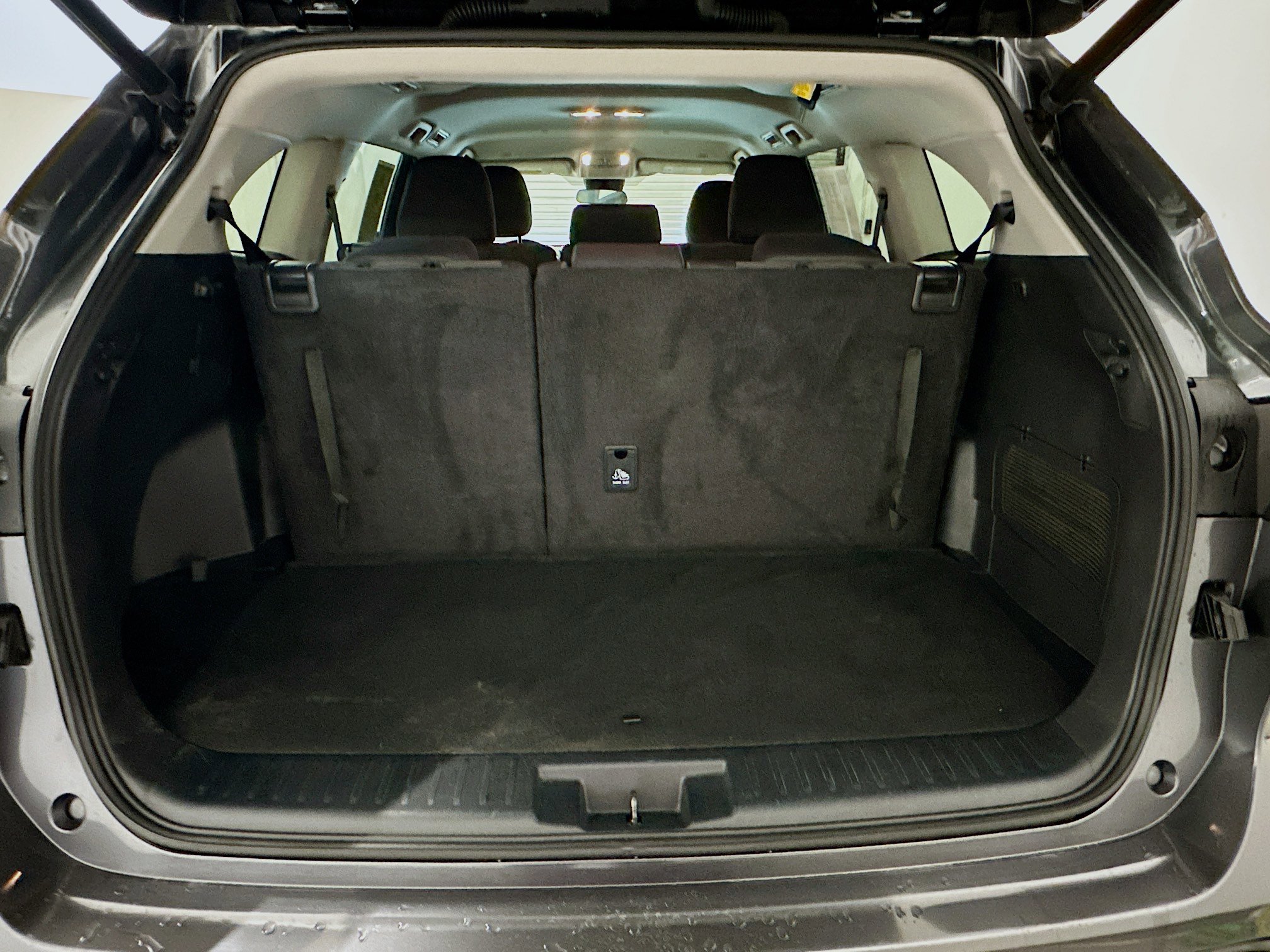 Used 2023 Toyota Highlander LE image 31