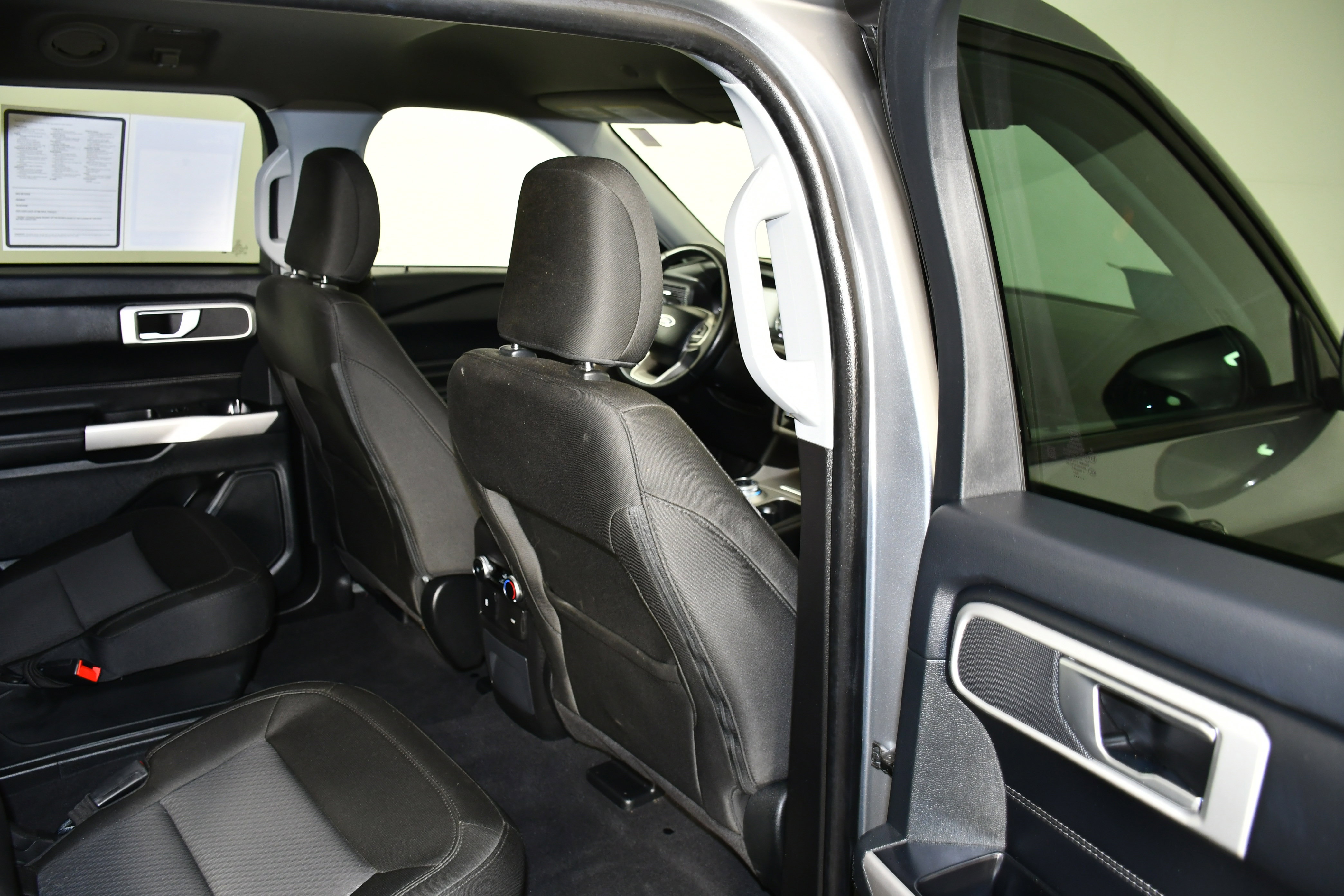 Used 2023 Ford Explorer XLT image 43