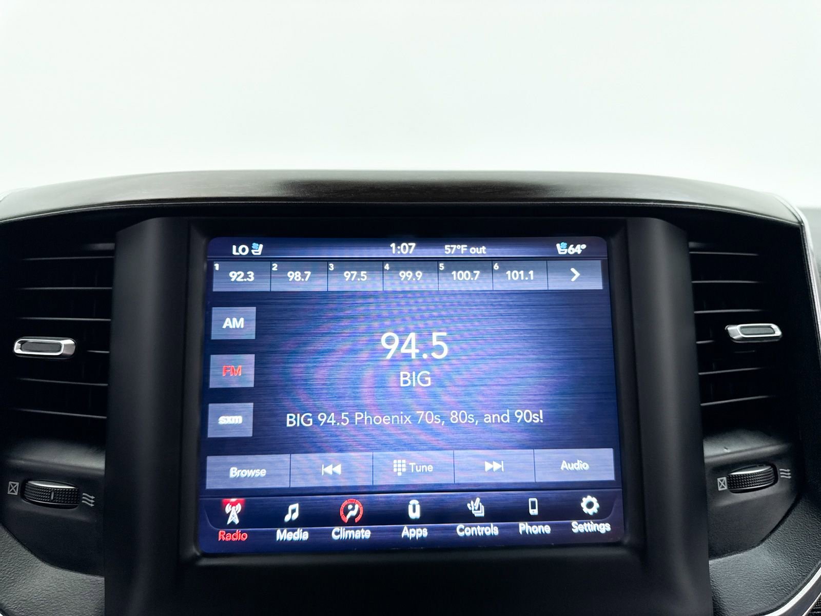Used 2021 RAM 1500 Laramie w/ Off Road Group AWD/4WD image 4
