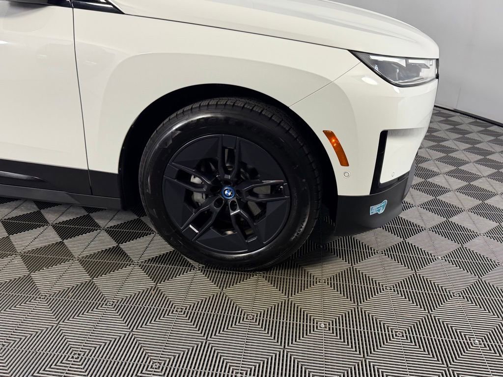 Used 2024 BMW iX xDrive50 w/ Convenience Package AWD/4WD image 10