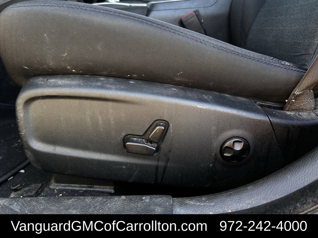 Used 2021 Chrysler 300 Touring w/ Sport Appearance Package image 25