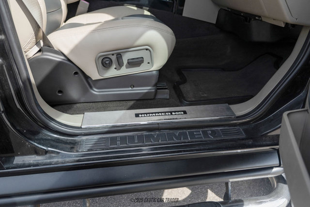 Used 2004 HUMMER H2 w/ Preferred Equipment Group image 62