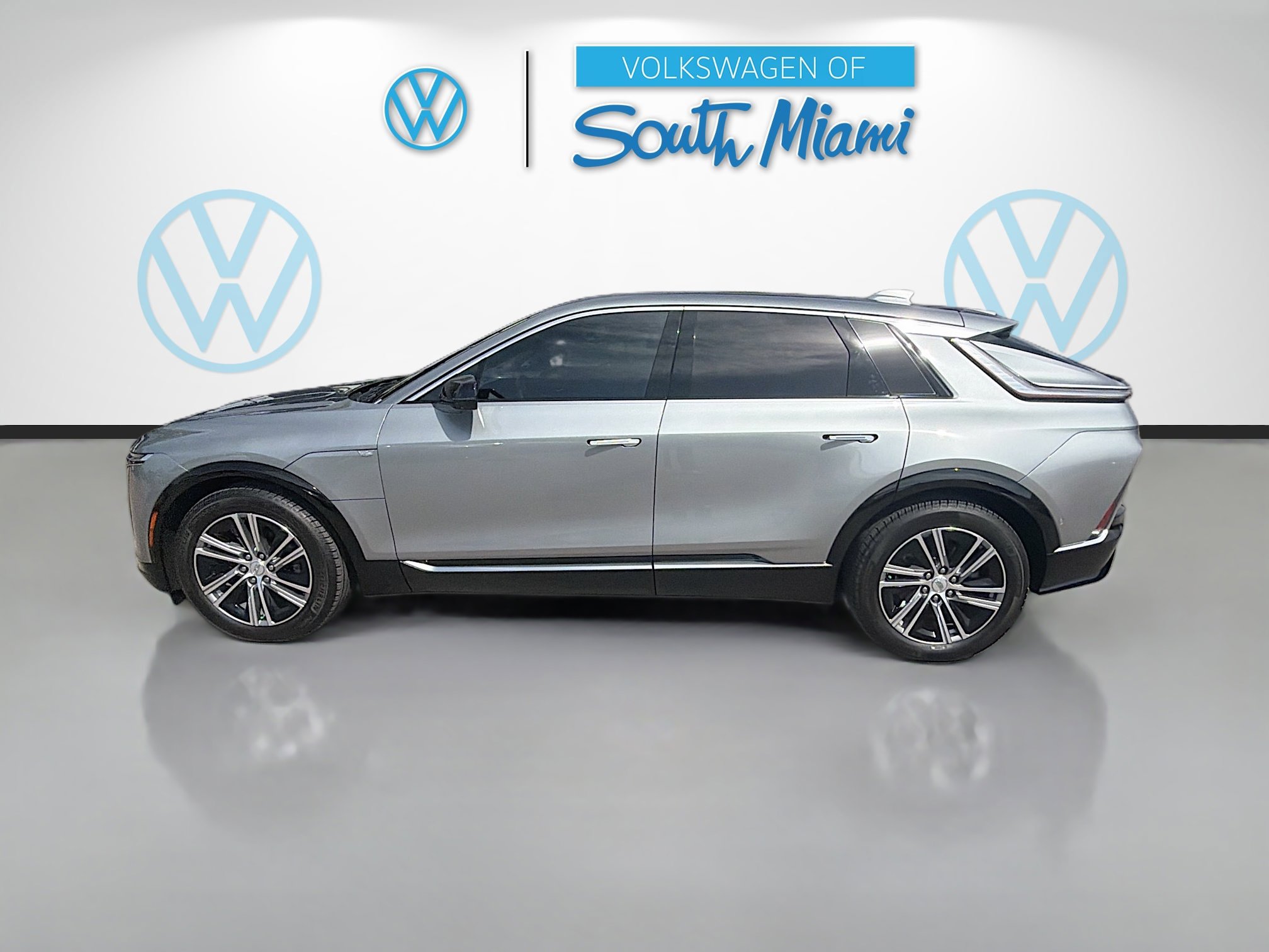 Used 2024 Cadillac Lyriq Luxury image 4