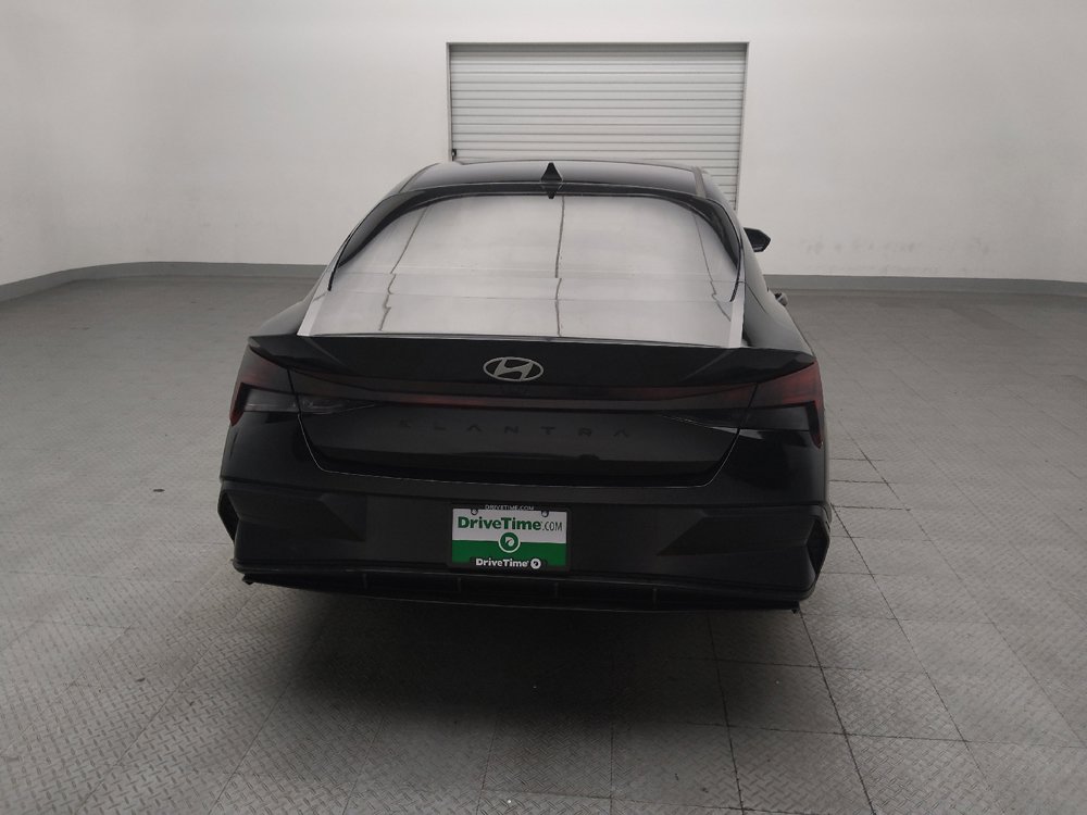 Used 2025 Hyundai Elantra SEL FWD image 7