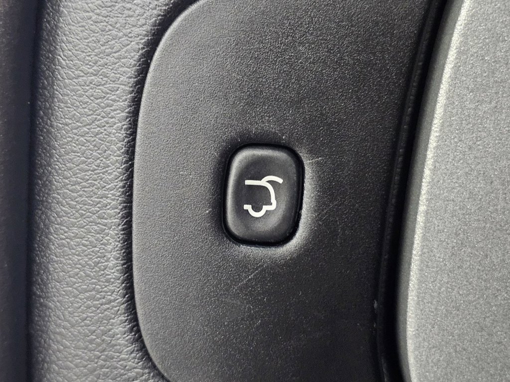 Used 2015 Jeep Cherokee Latitude w/ Comfort/Convenience Group FWD image 29