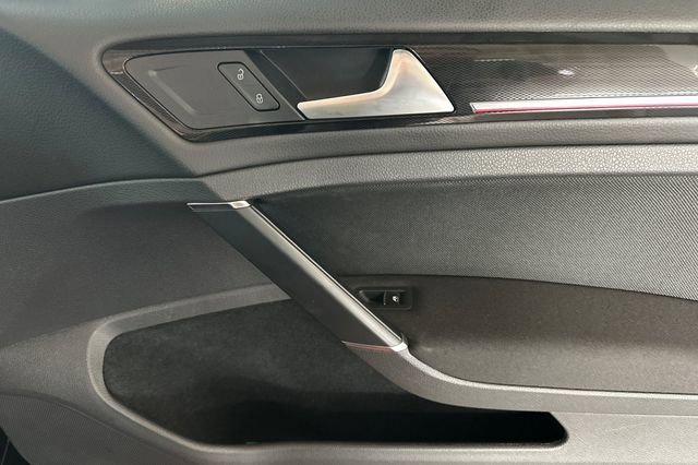 Used 2017 Volkswagen GTI Sport image 21