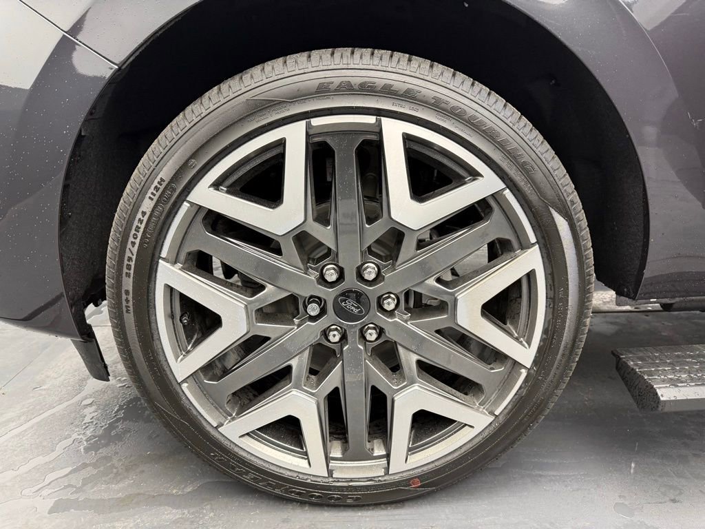 New 2026 Ford Expedition Max Platinum image 19