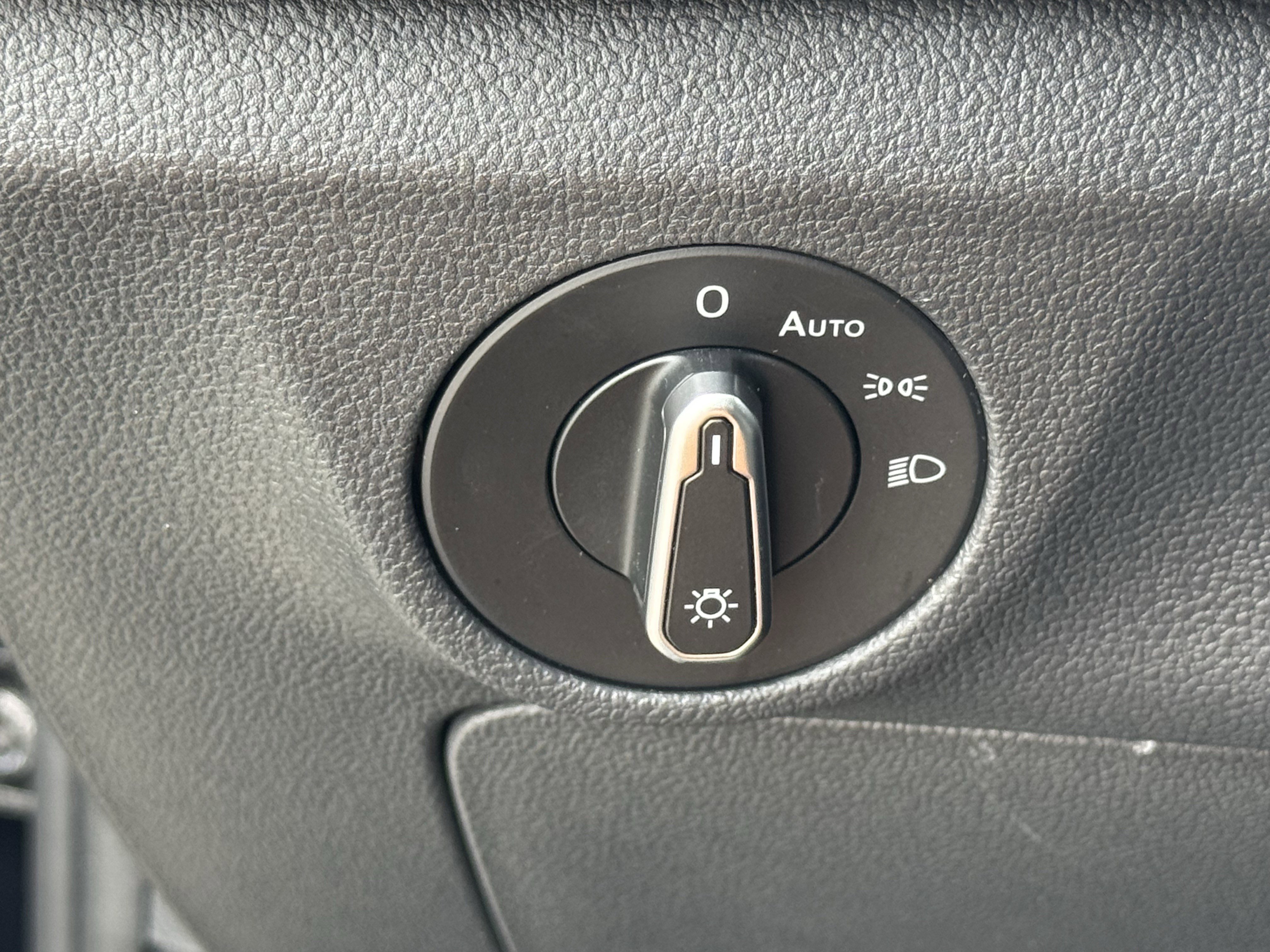 Used 2025 Volkswagen Jetta Sport FWD image 24