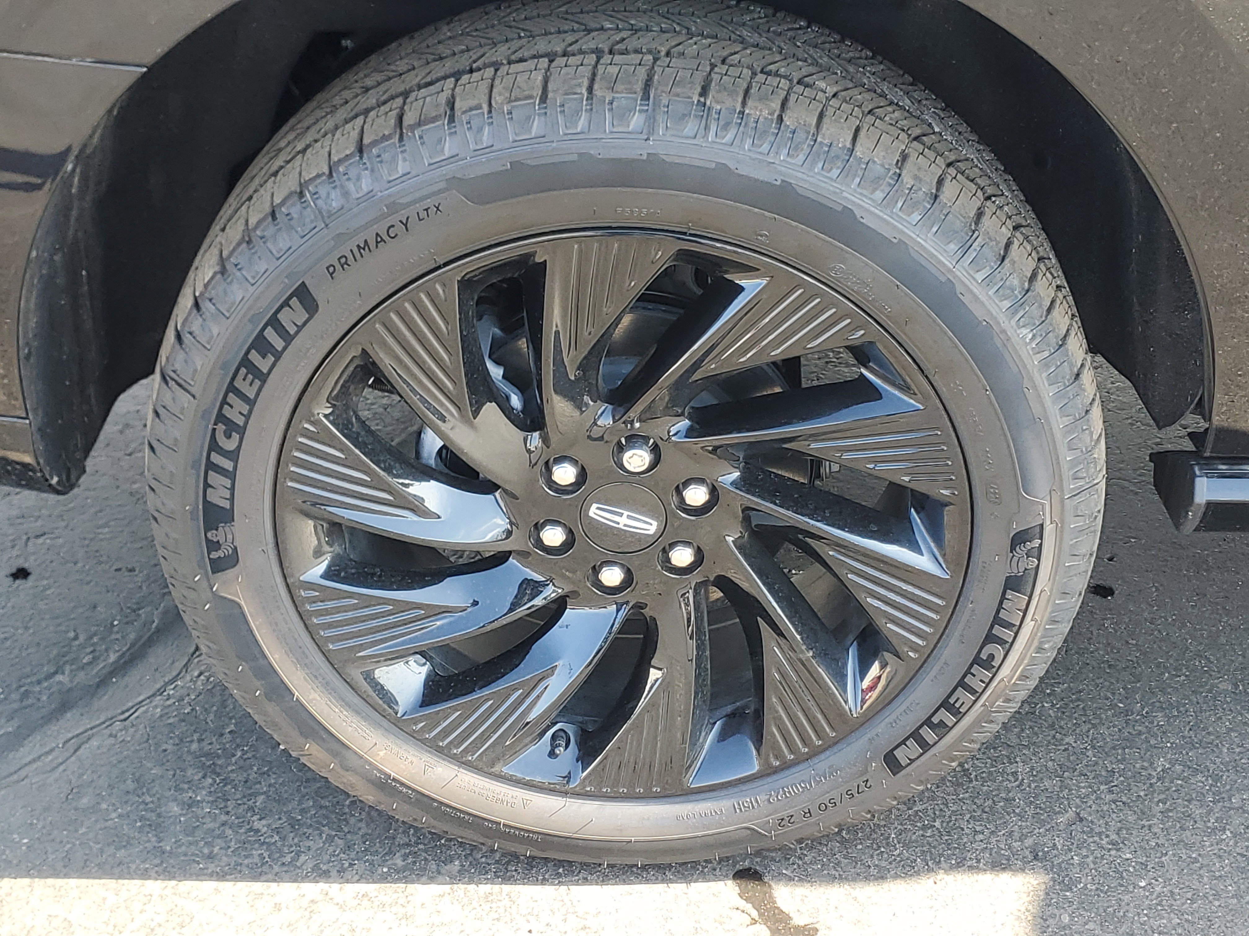 New 2026 Lincoln Navigator Reserve w/ Jet Appearance Package image 5