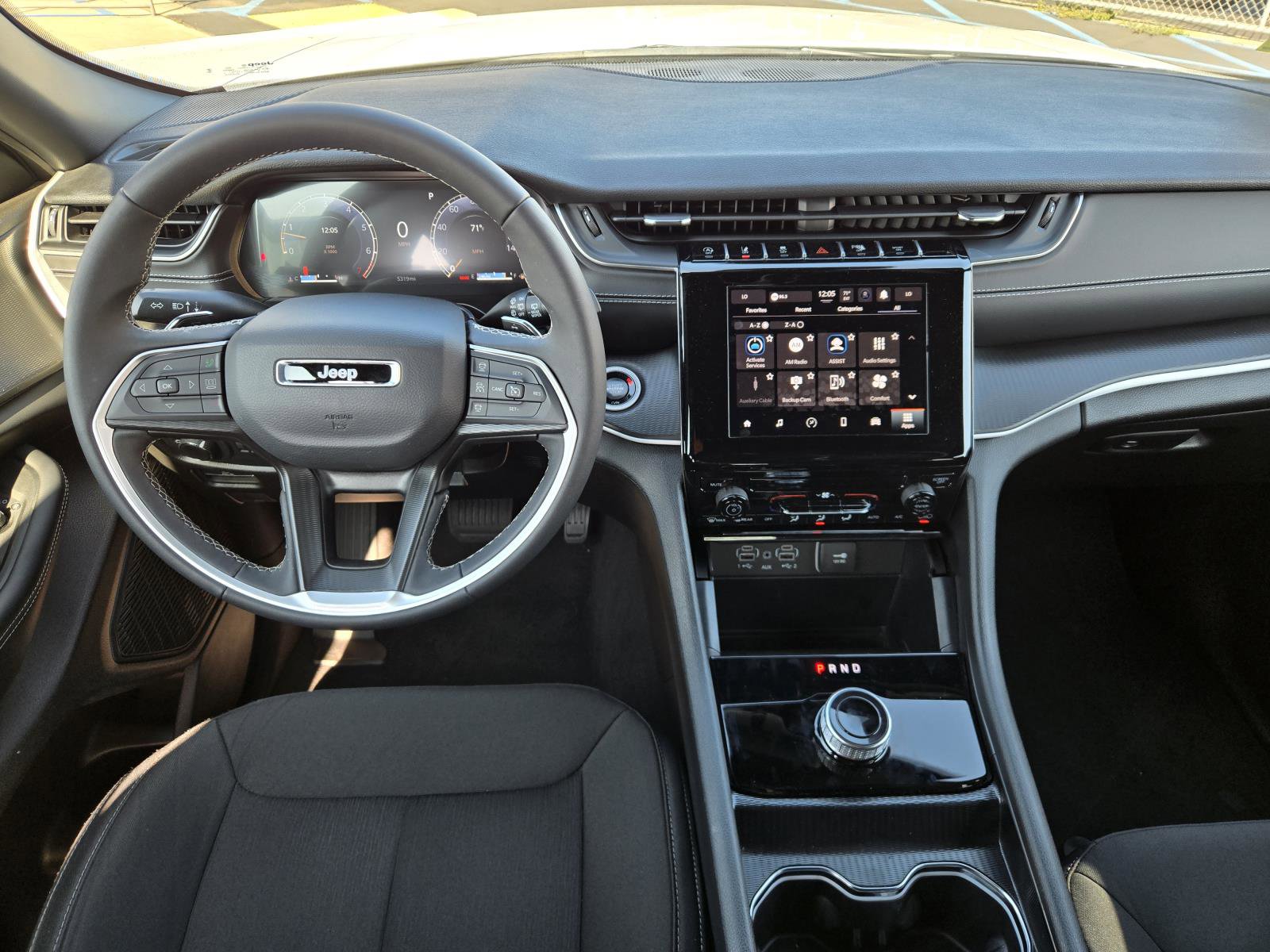 Used 2025 Jeep Grand Cherokee Laredo X image 6