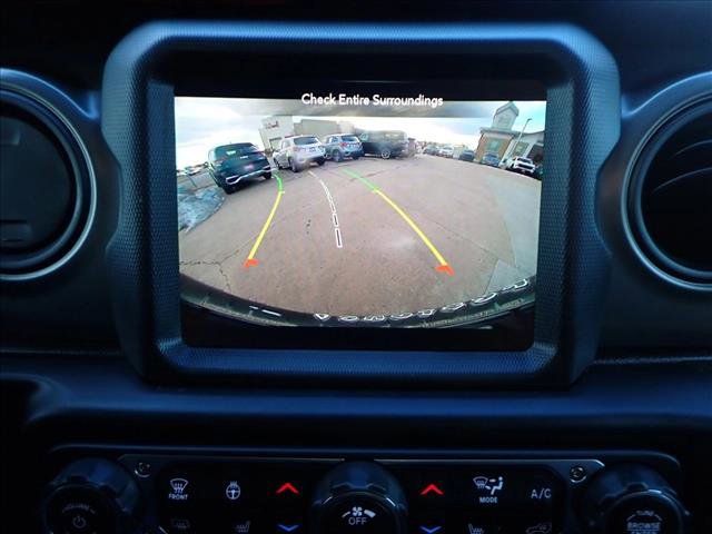 Used 2023 Jeep Wrangler Unlimited w/ Cold Weather Group image 15