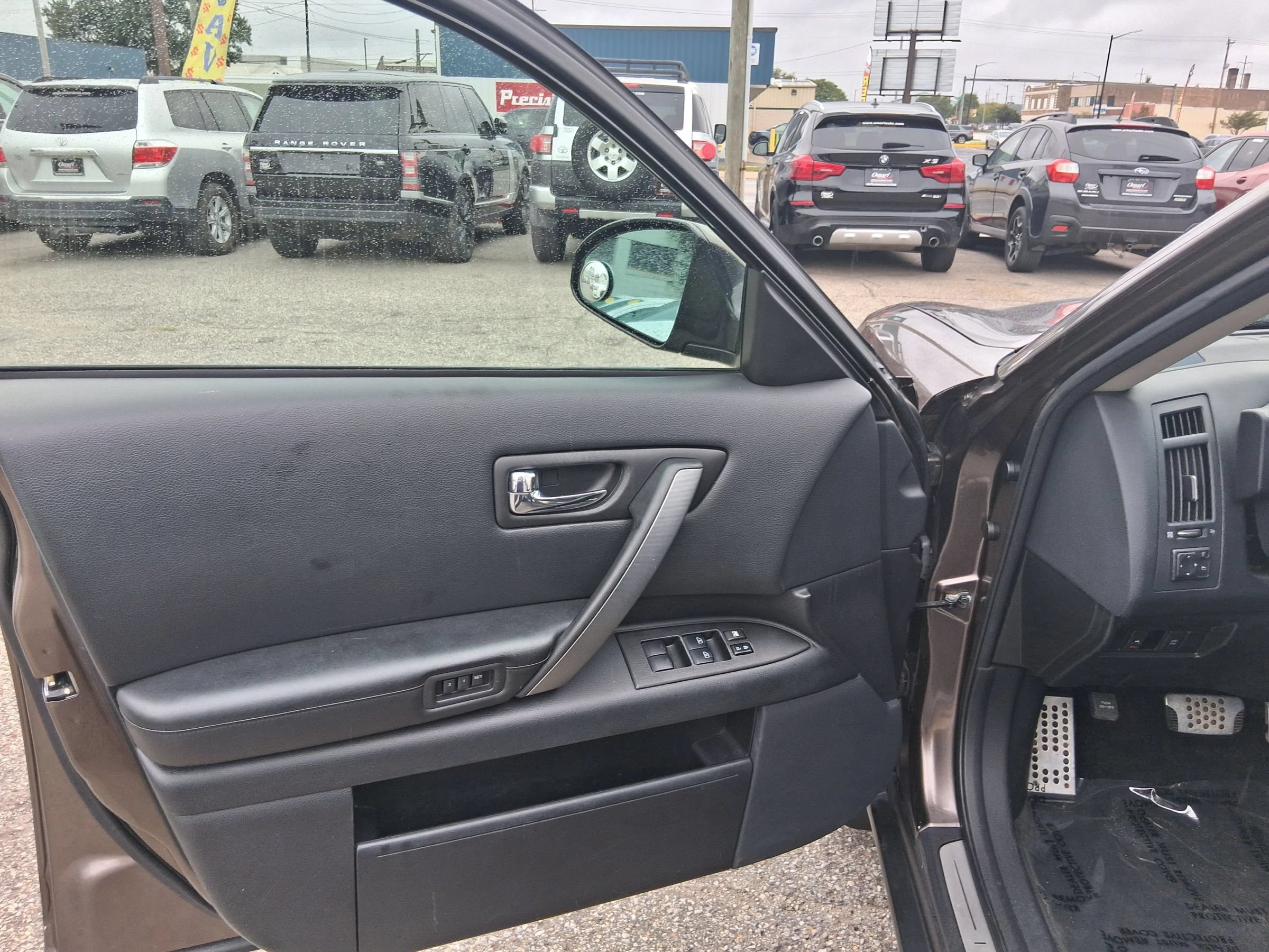Used 2008 INFINITI FX35 AWD w/ Technology Pkg image 11