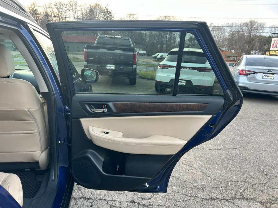 Used 2016 Subaru Outback 3.6R Limited AWD/4WD image 19