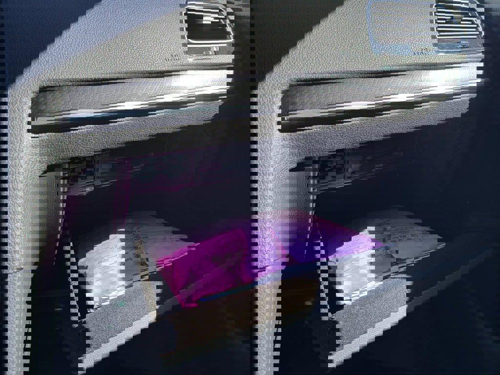 Used 2015 Volkswagen Golf R 4-Door image 21