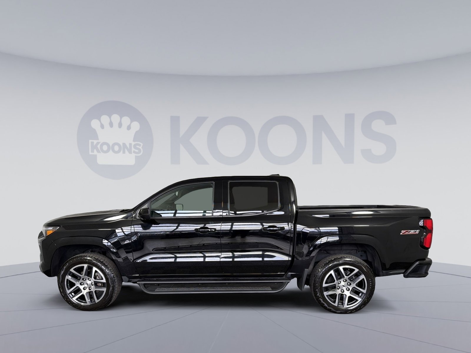 Used 2023 Chevrolet Colorado Z71 w/ Z71 Convenience Package 2 image 2