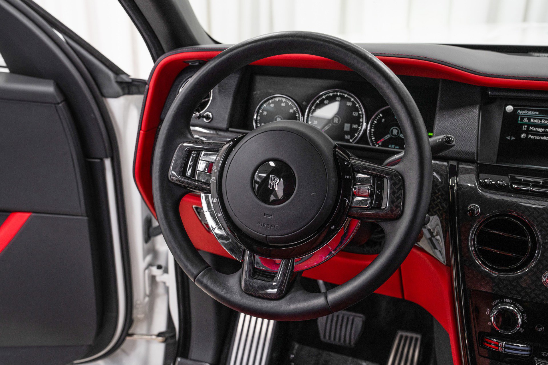 Used 2023 Rolls-Royce Cullinan Black Badge w/ Dark Exterior Package image 14