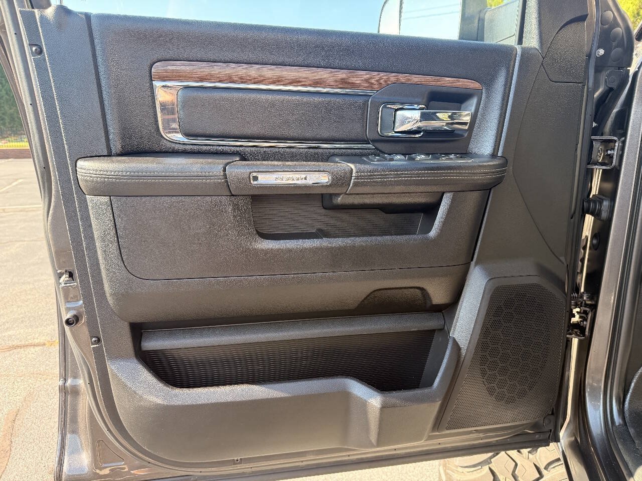 Used 2016 RAM 2500 Laramie w/ Sport Appearance Group AWD/4WD image 14