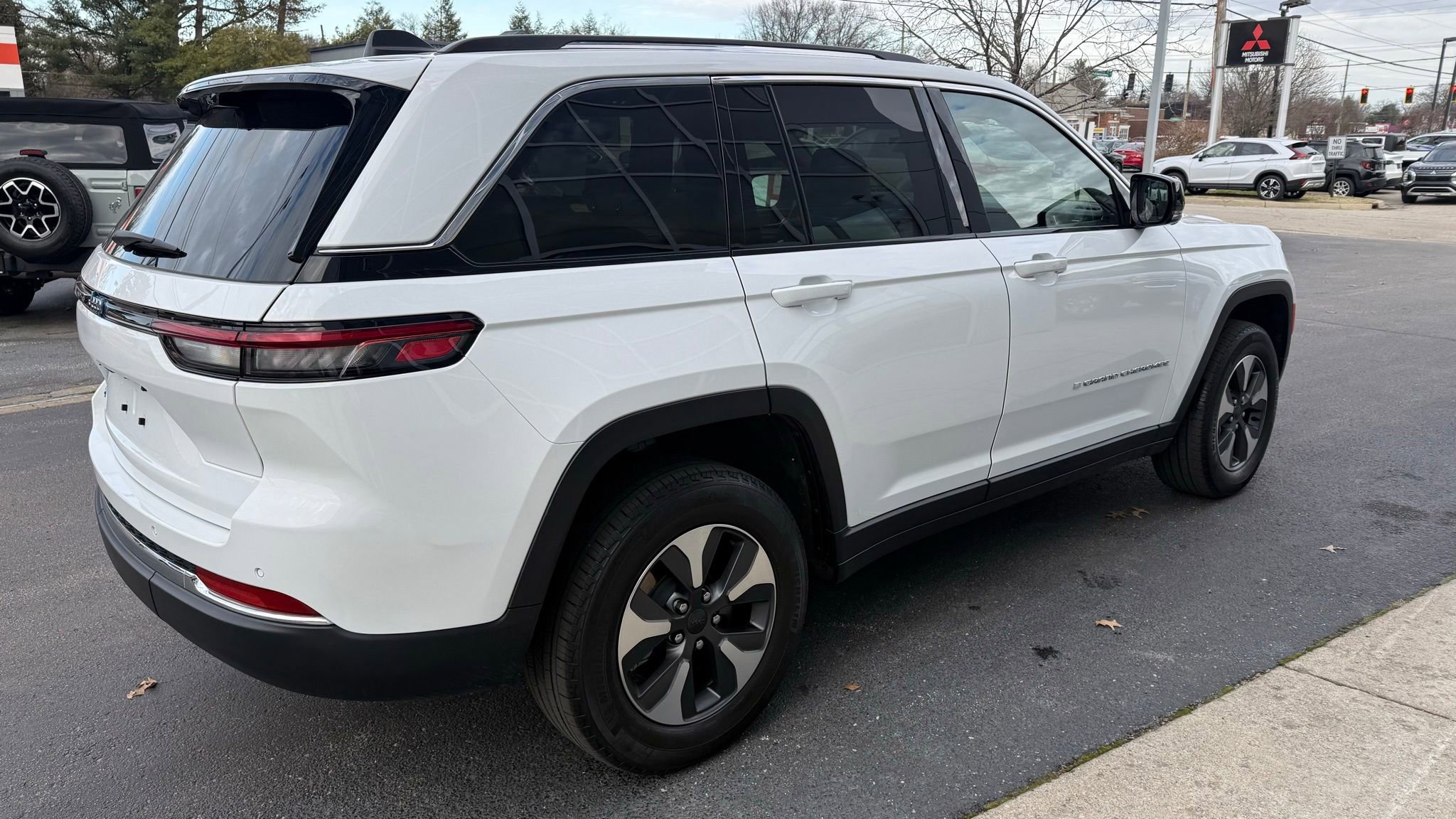 Used 2022 Jeep Grand Cherokee Limited 4xe w/ Luxury Tech Group II image 6