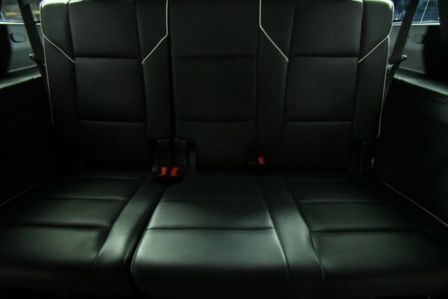 Certified 2022 Cadillac Escalade ESV Premium Luxury w/ Performance Package image 27