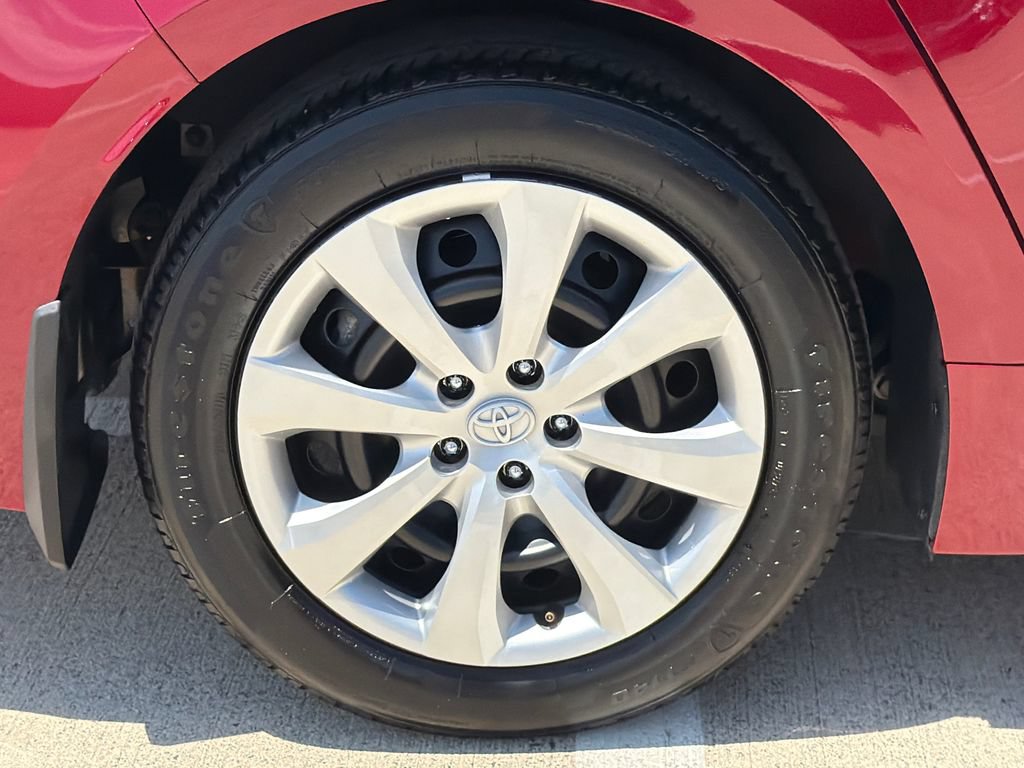 Used 2025 Toyota Corolla LE FWD image 7