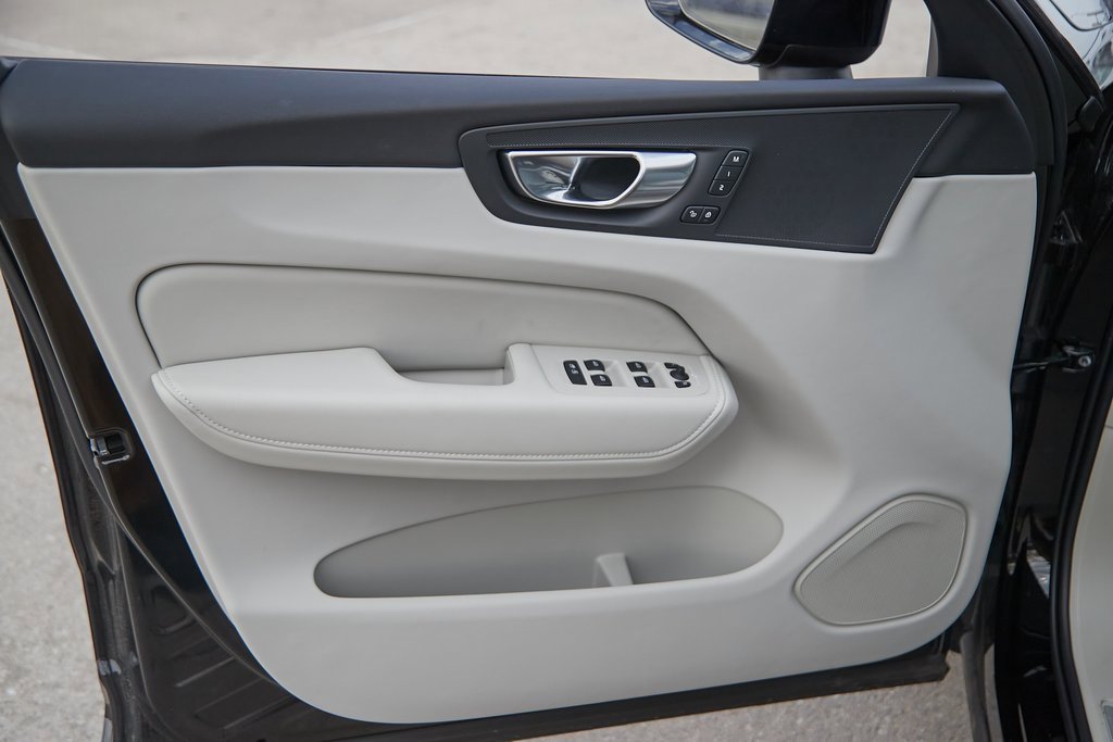 New 2025 Volvo XC60 T8 Plus w/ Protection Package Premier image 10