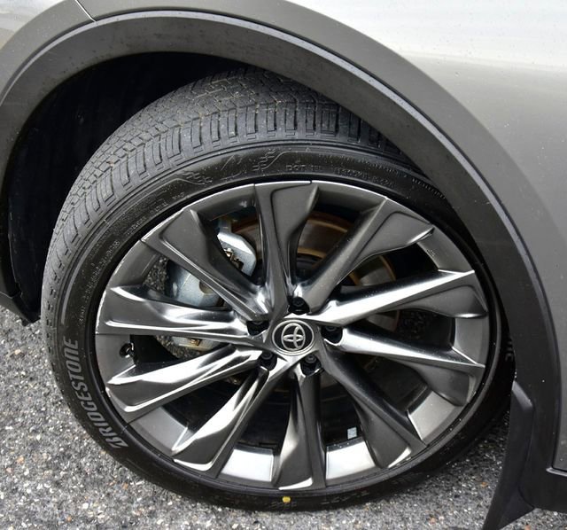 Used 2023 Toyota Crown Limited image 35