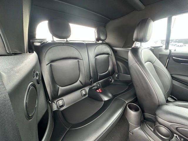 Used 2016 MINI Cooper Convertible image 28