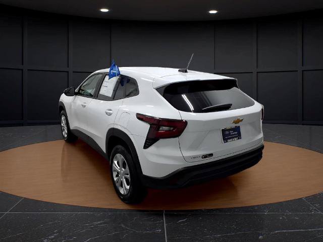 Used 2026 Chevrolet Trax LS FWD image 4