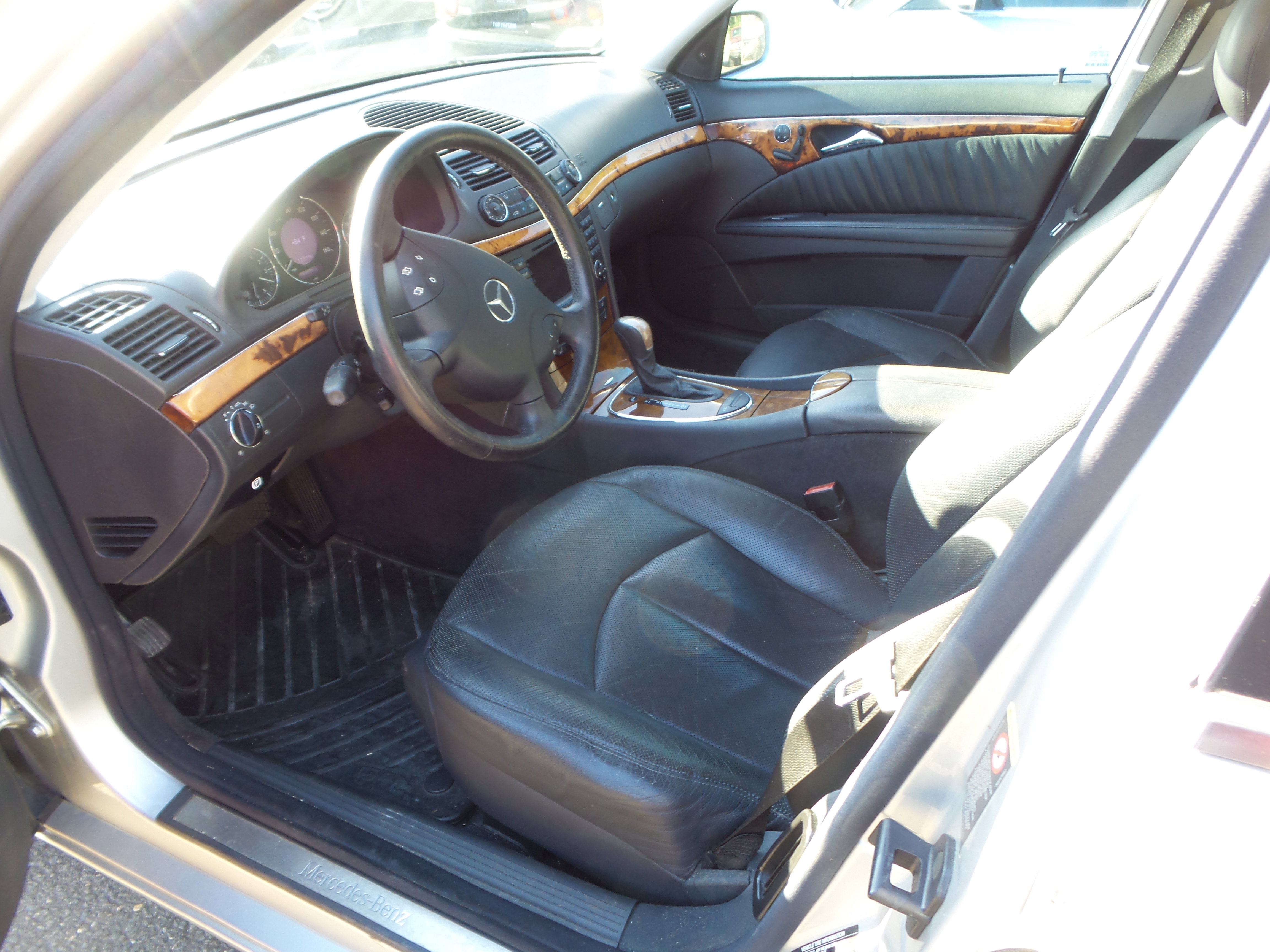 Used 2004 Mercedes-Benz E 500 4MATIC Sedan image 2