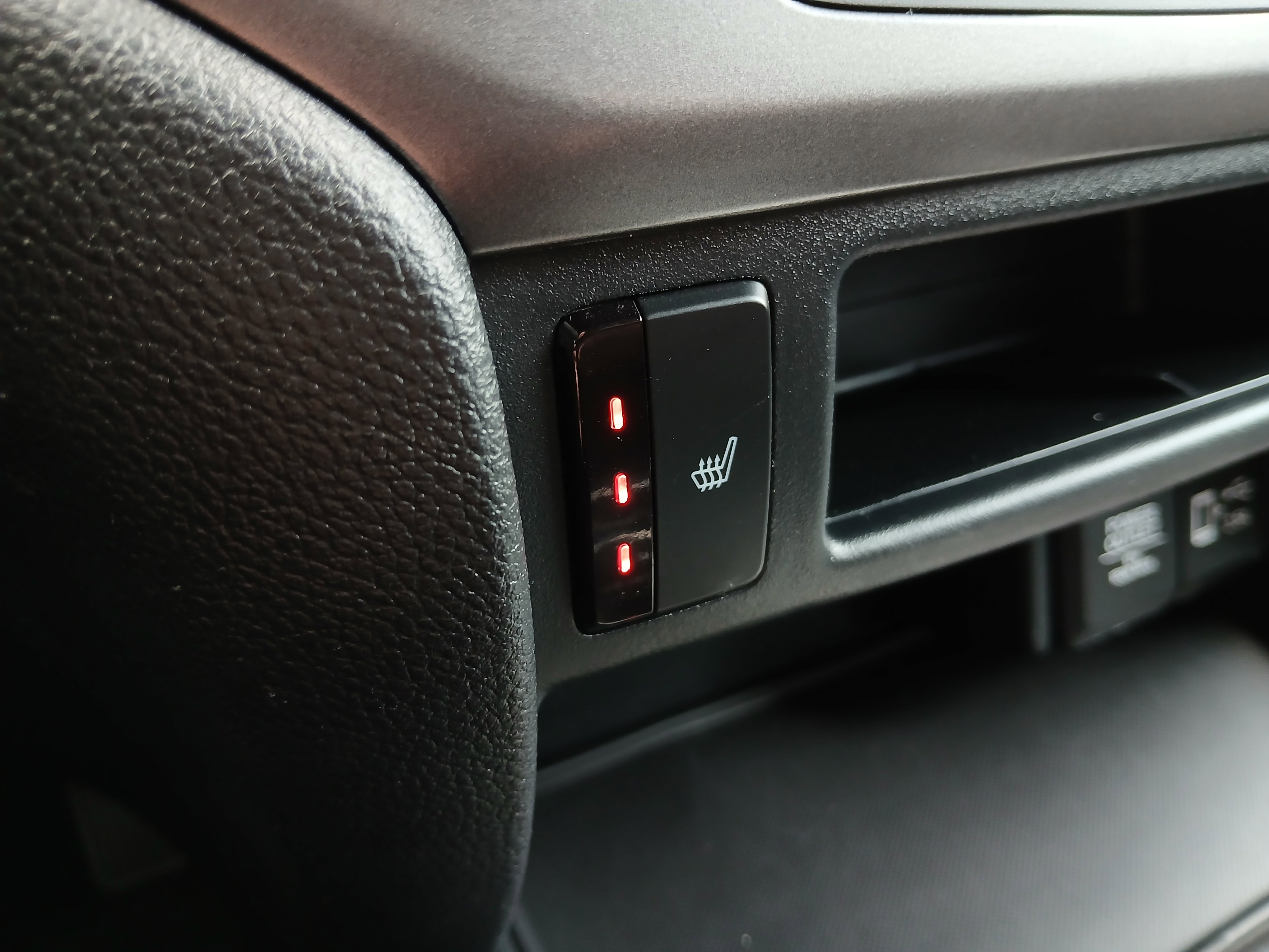 Used 2022 Honda Pilot Sport image 13