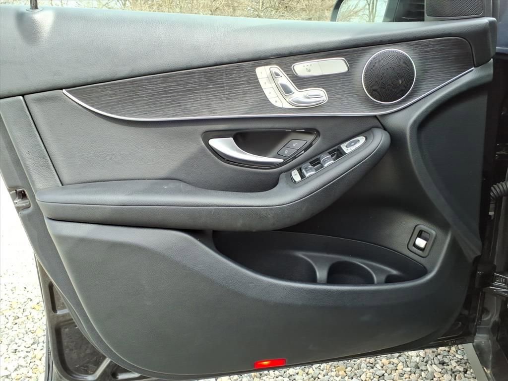 Used 2021 Mercedes-Benz GLC 300 4MATIC image 10