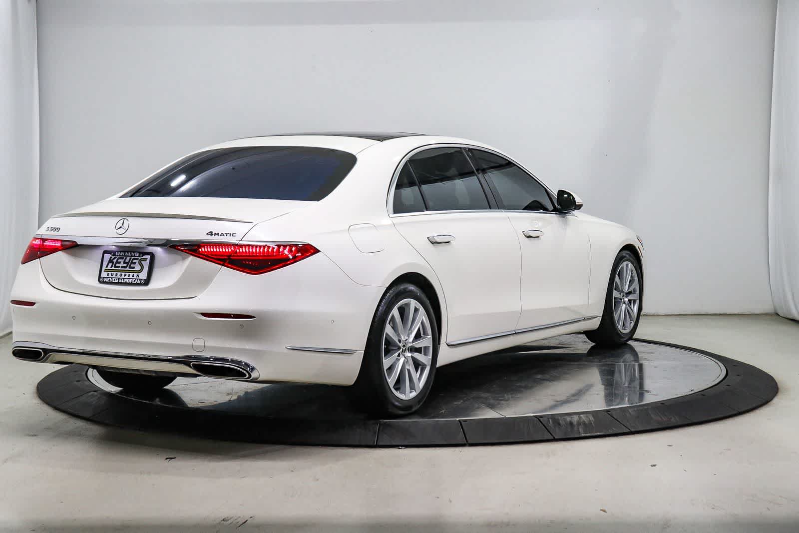 Used 2022 Mercedes-Benz S 500 4MATIC image 4