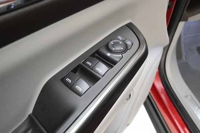 Used 2020 GMC Acadia SLT image 9