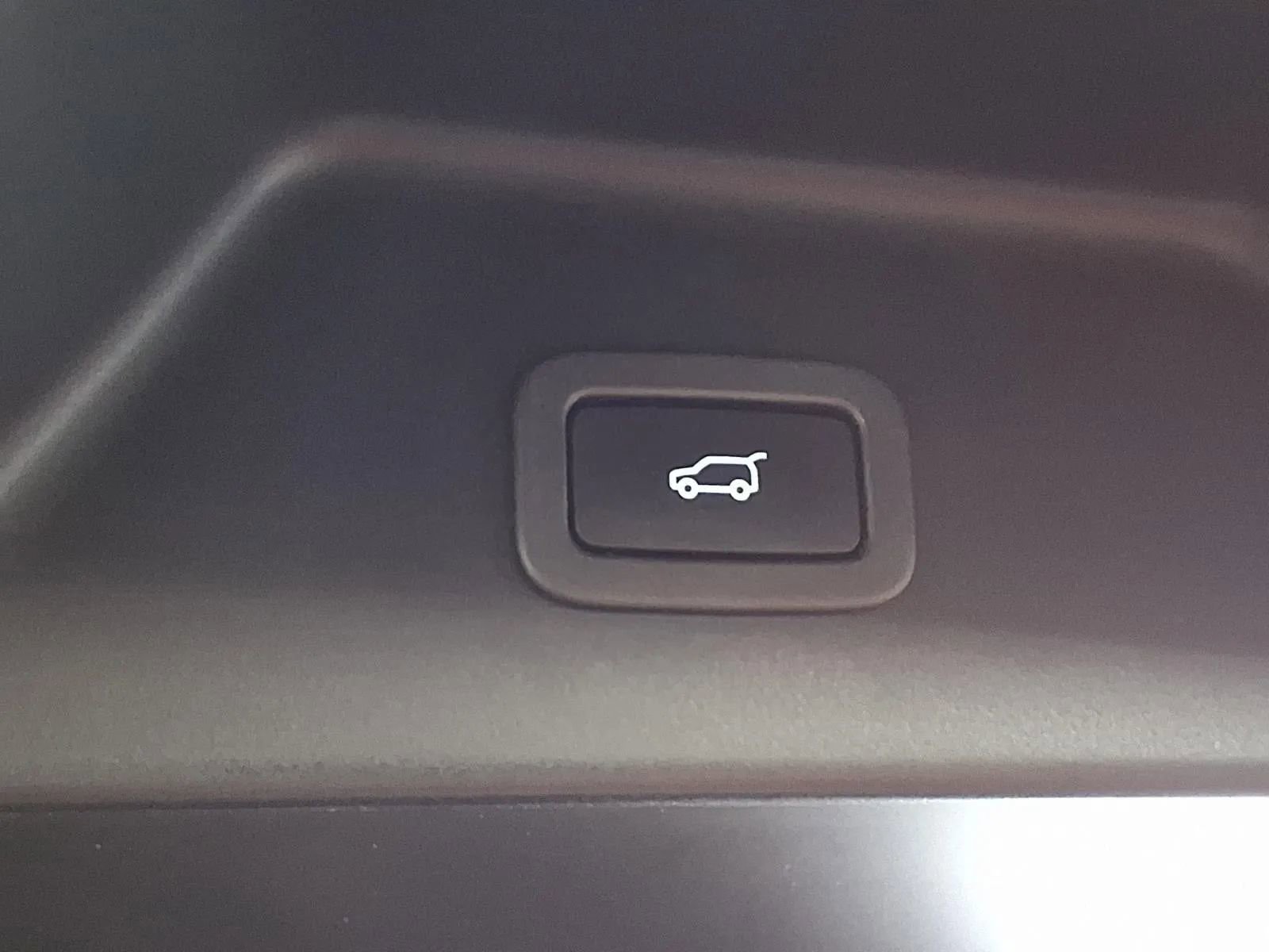 Used 2018 Land Rover Range Rover Supercharged image 7