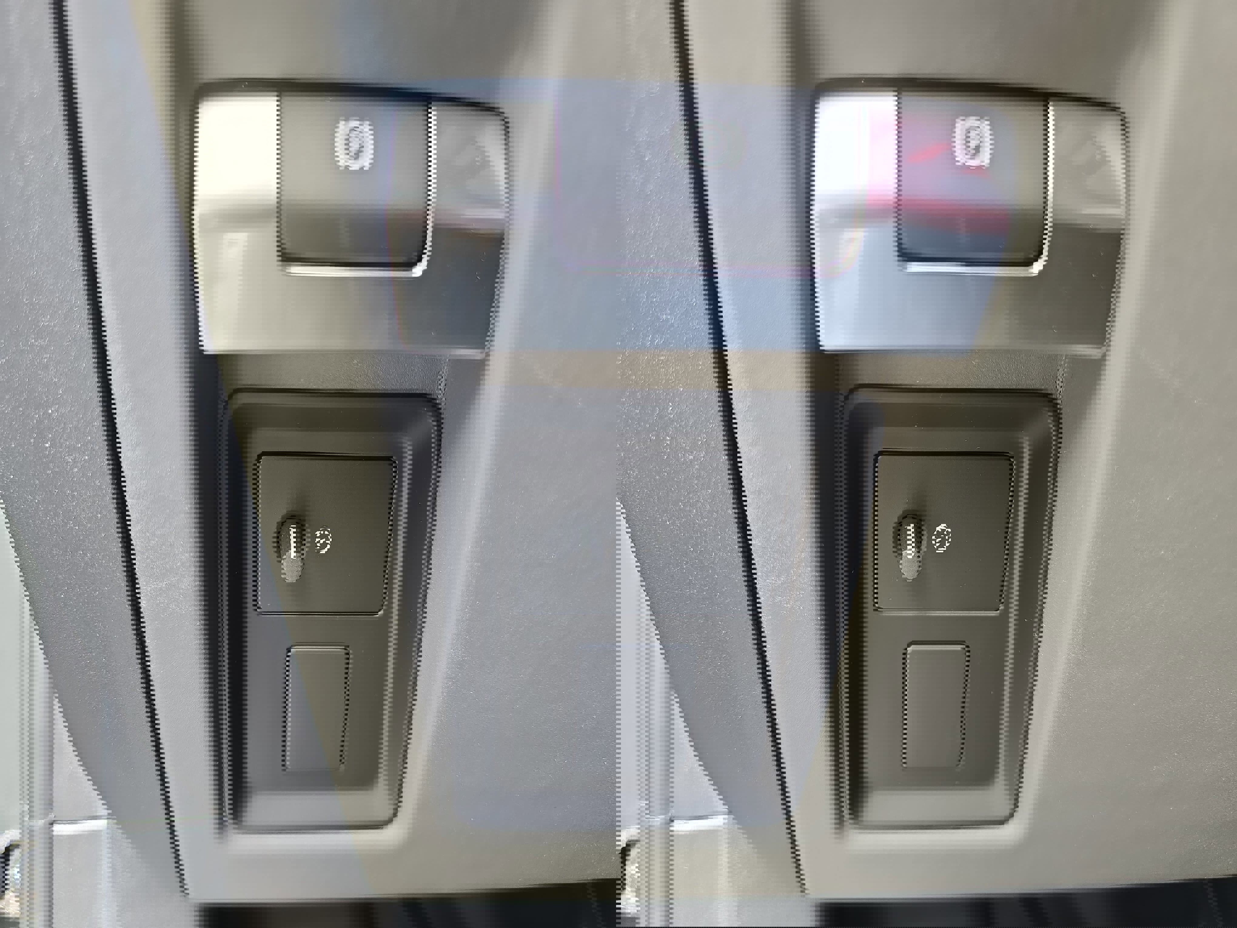 Certified 2025 Land Rover Defender 110 image 25