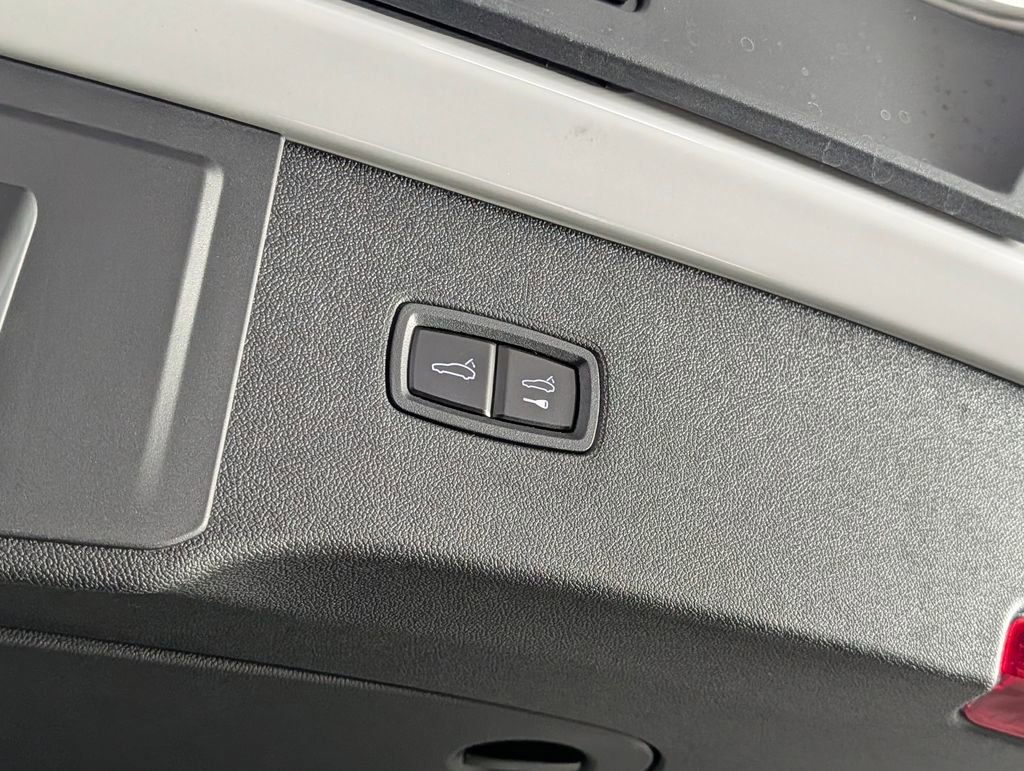 New 2026 Porsche Cayenne image 18