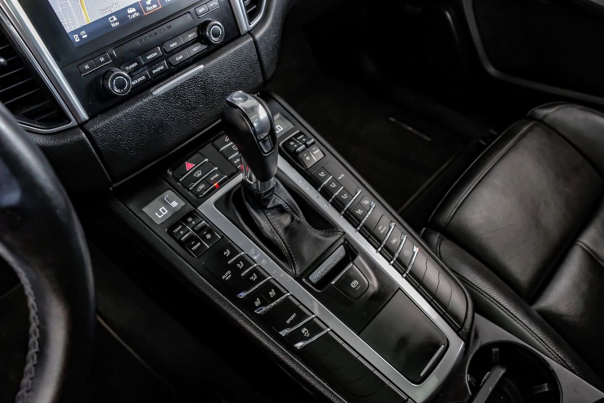 Used 2018 Porsche Macan Sport Edition image 25