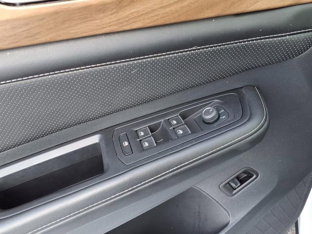 Used 2024 Volkswagen Atlas SE image 16