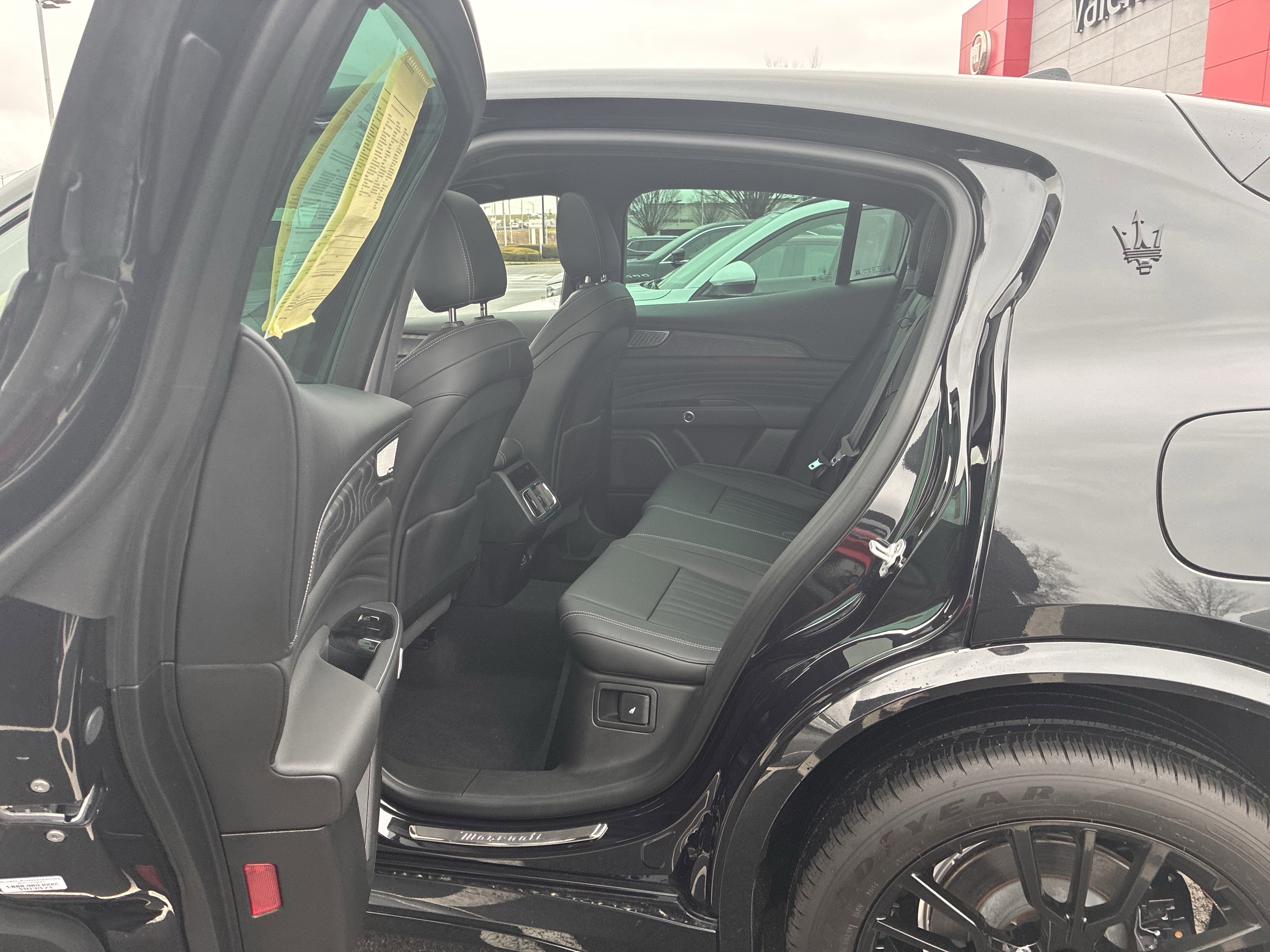 Used 2025 Maserati Grecale Modena image 31