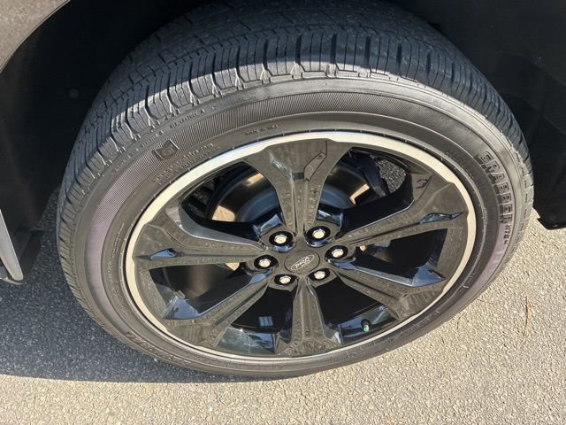 Used 2023 Ford Expedition Limited RWD image 12