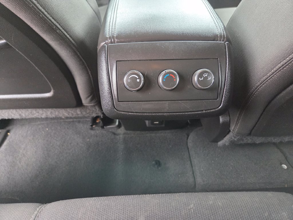 Used 2015 Chevrolet Traverse LT AWD/4WD image 46