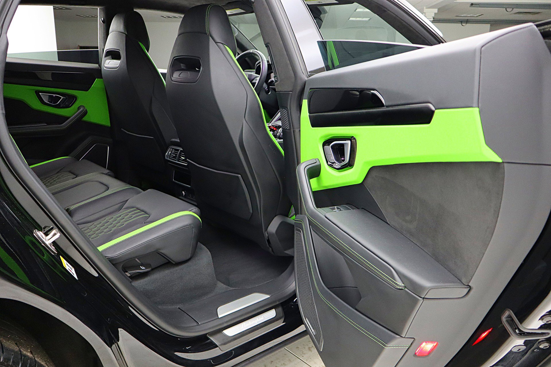 Used 2024 Lamborghini Urus S image 48