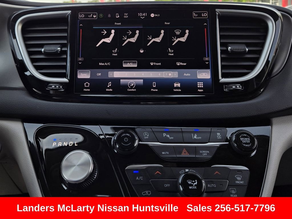 Used 2023 Chrysler Pacifica Touring-L FWD image 21