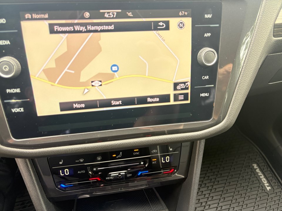 Certified 2022 Volkswagen Tiguan SEL R-Line AWD/4WD image 18