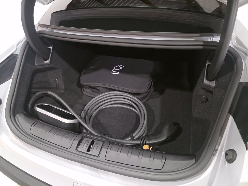 Certified 2024 Porsche Taycan RWD image 11