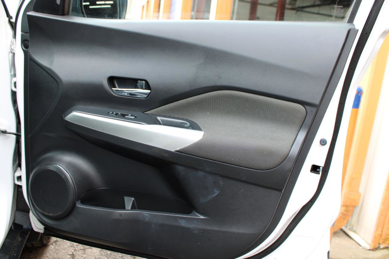 Used 2019 Nissan Kicks SV FWD image 43