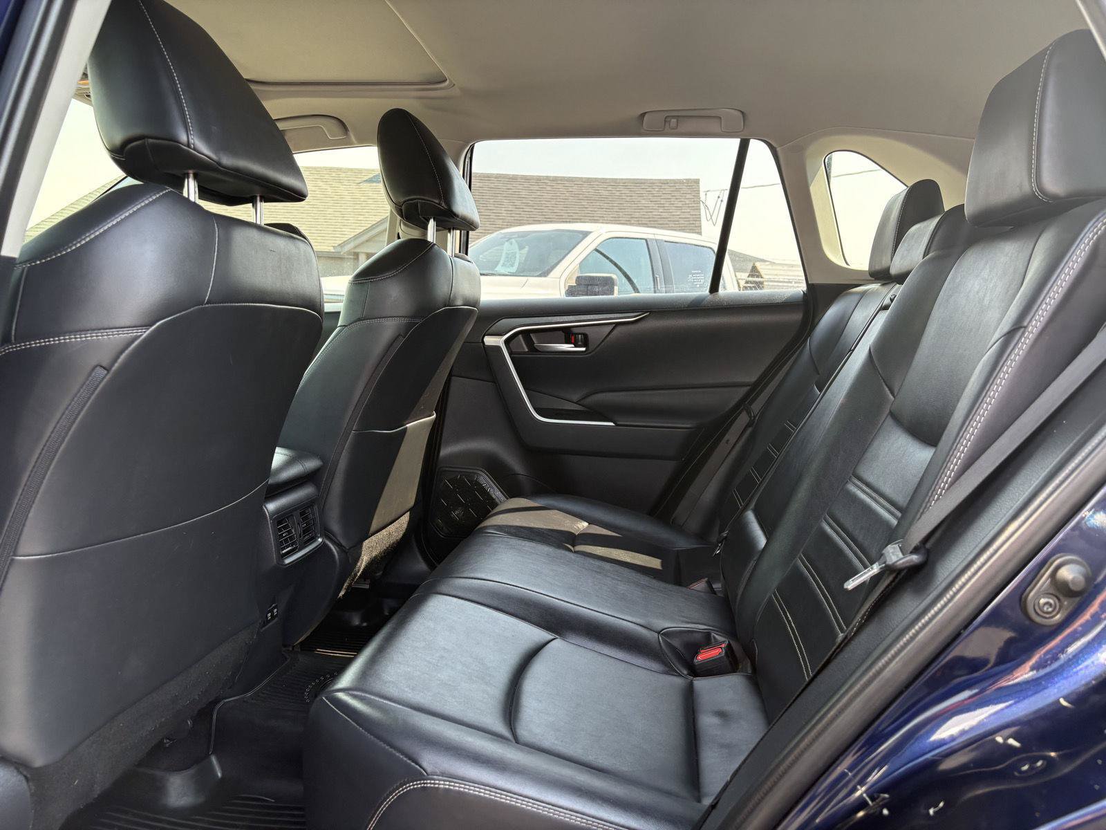 Used 2019 Toyota RAV4 XLE Premium w/ Cold Weather Package AWD/4WD image 21