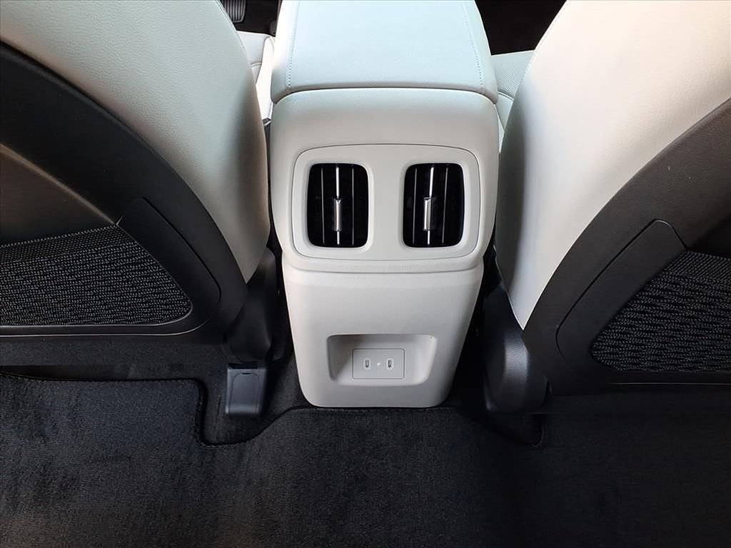 Used 2026 Hyundai Tucson Limited AWD/4WD image 6